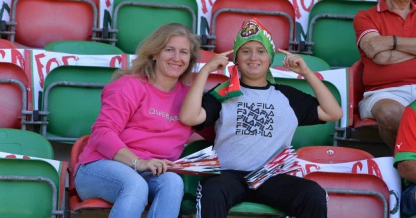 'Caldeirão' começa a compor-se para o duelo do Marítimo contra o Paços de Ferreira (com fotos)