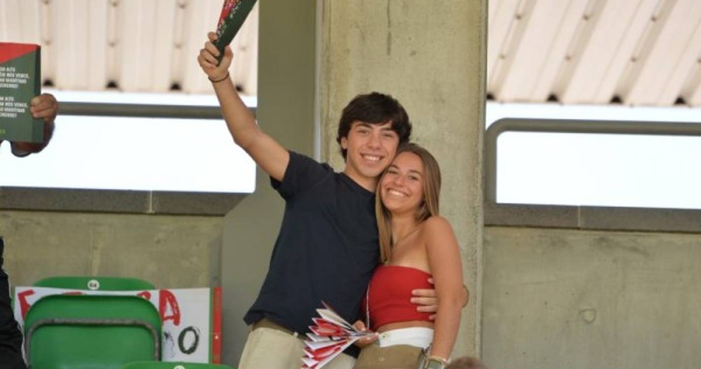 'Caldeirão' começa a compor-se para o duelo do Marítimo contra o Paços de Ferreira (com fotos)