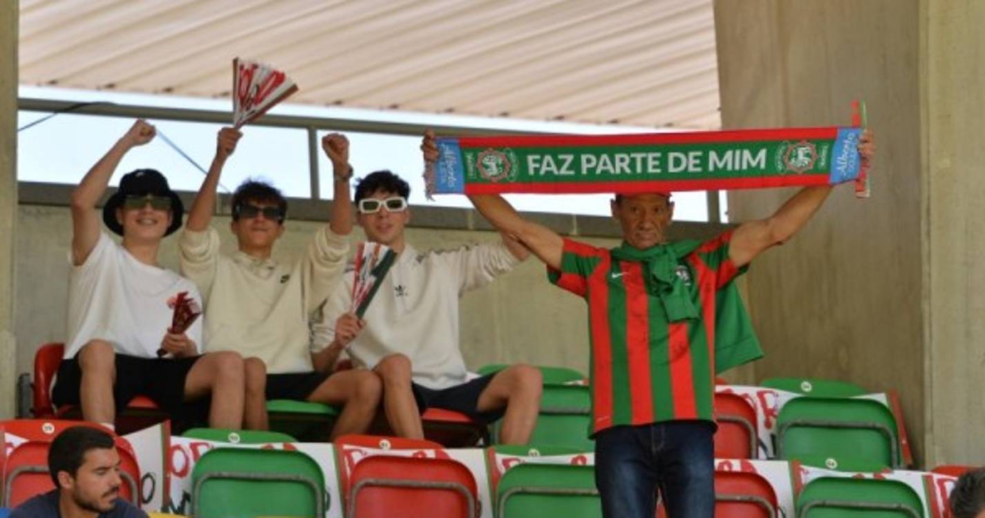 'Caldeirão' começa a compor-se para o duelo do Marítimo contra o Paços de Ferreira (com fotos)