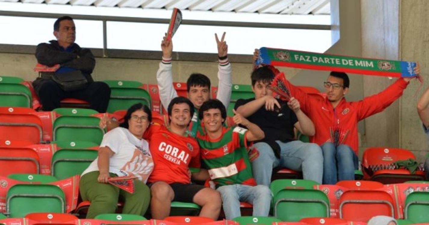 Marítimo-Estrela da Amadora: Veja quem está nos Barreiros (com fotos)