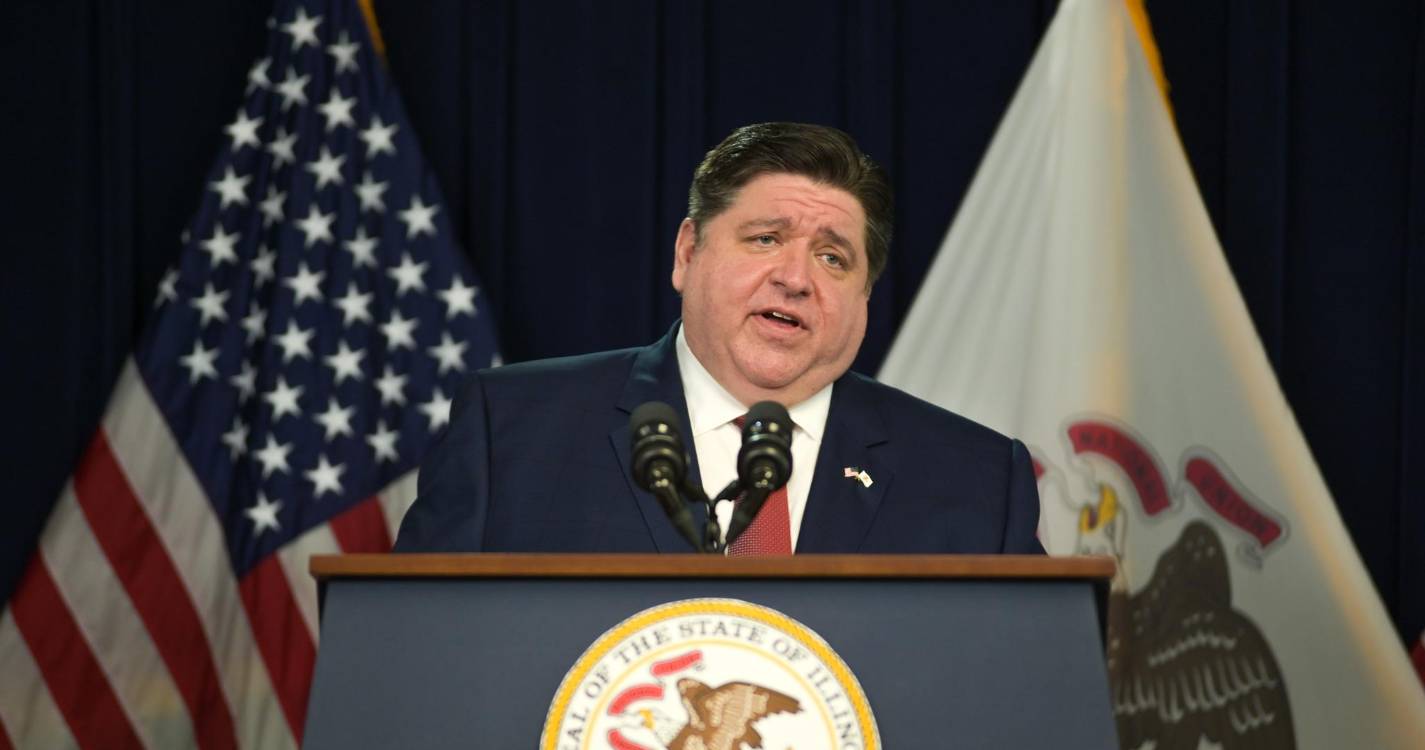 Governador de Illinois acredita que Trump quer “invasão” militar em Chicago