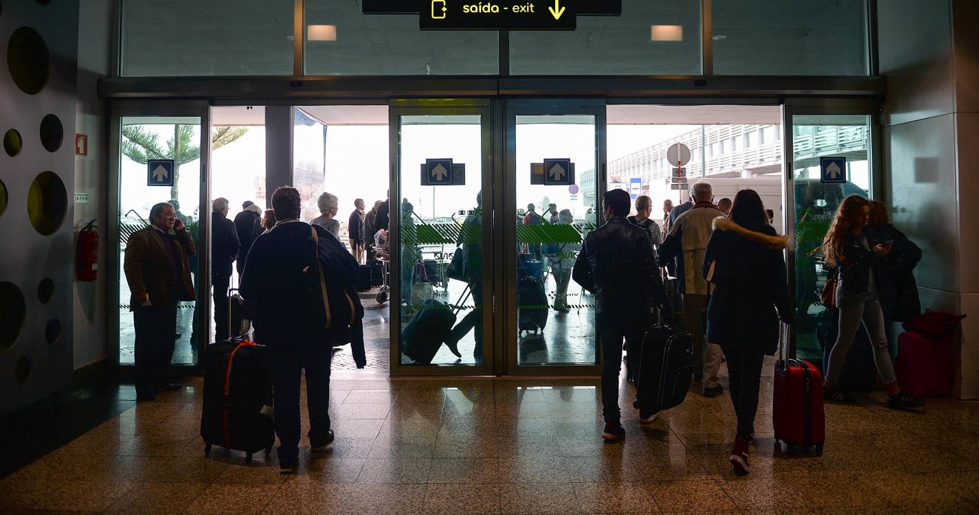 Mau tempo: Mais de duas dezenas de voos cancelados de e para a Madeira