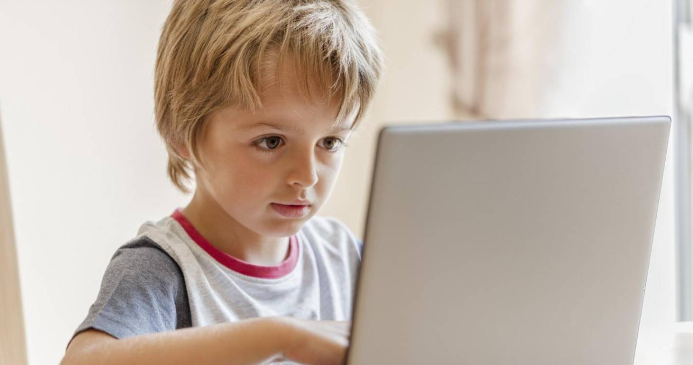 Evento na Calheta vai abordar impacto das redes sociais nas crianças e jovens