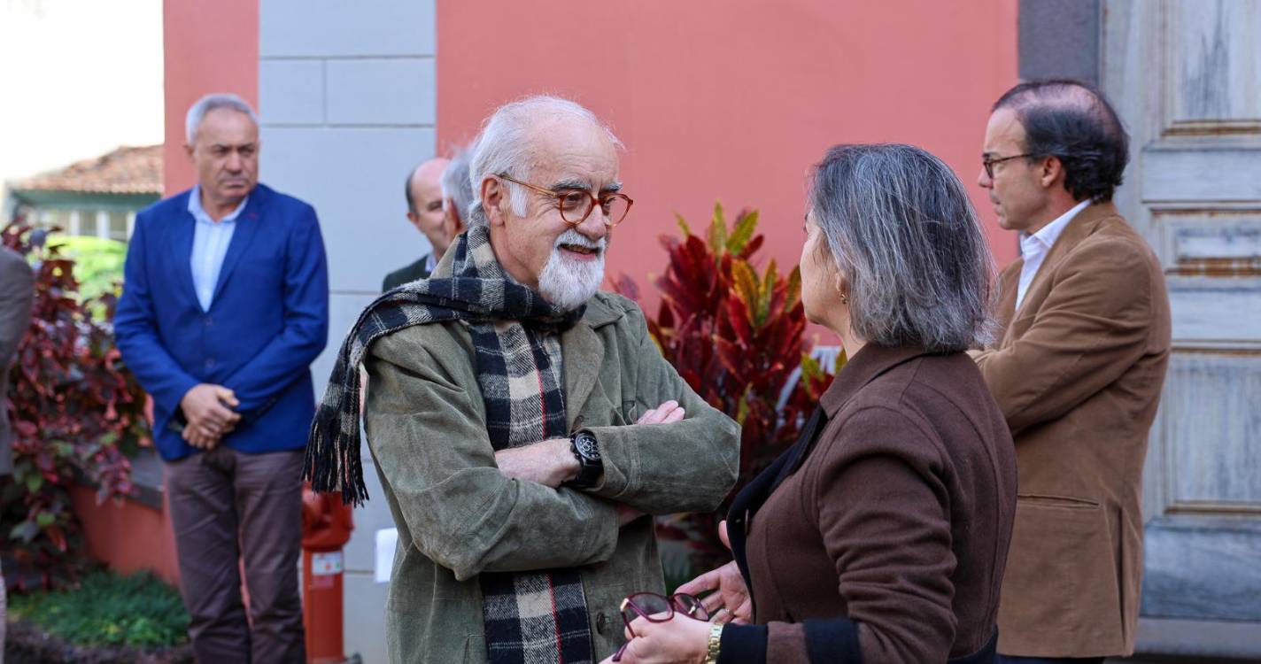 ‘Manuel Nicolau, Retratos’ representa a comunicação em imagens (com fotos)