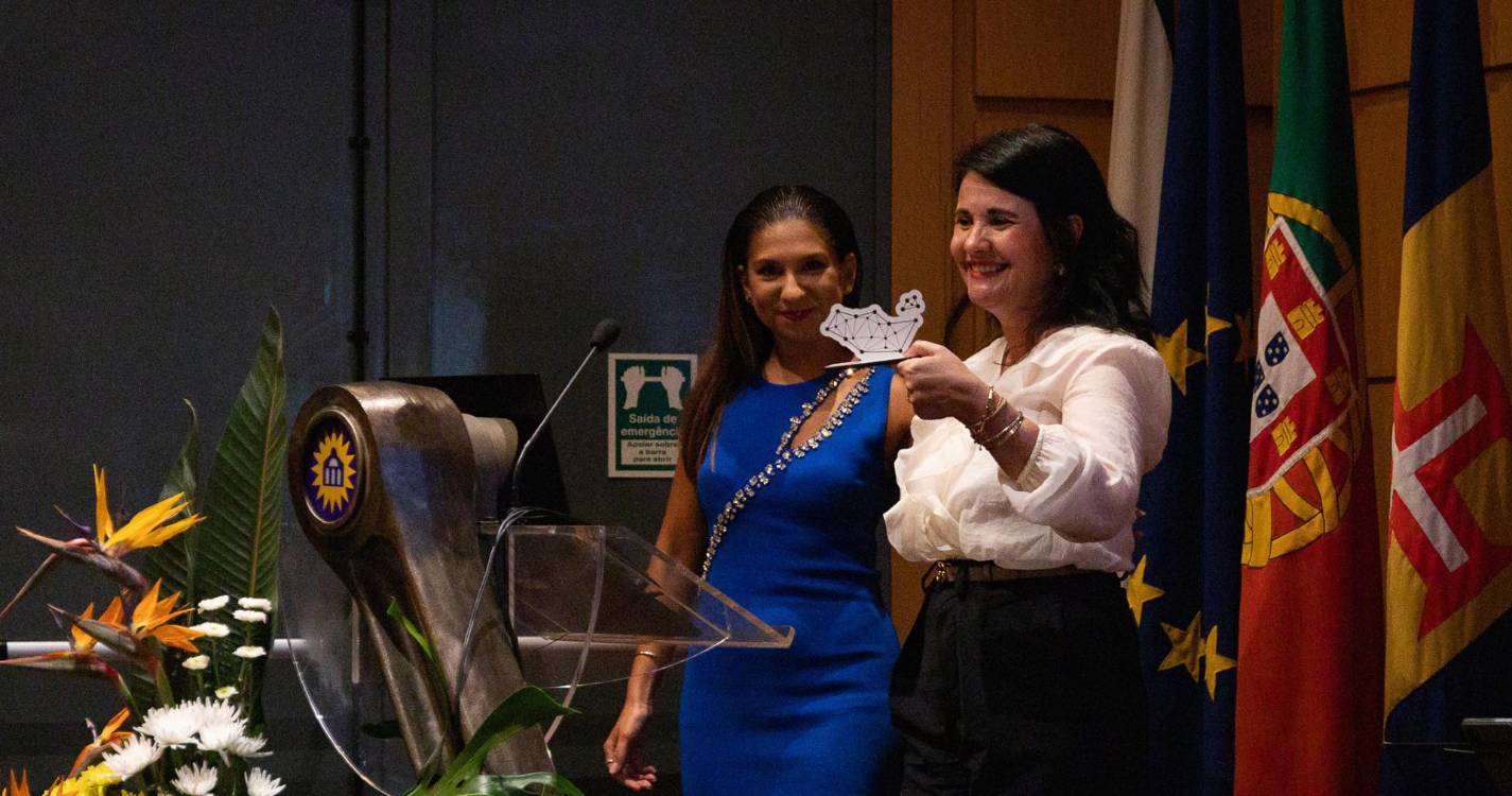 Helena Leal destaca políticas municipais para a juventude em encontro de universitários