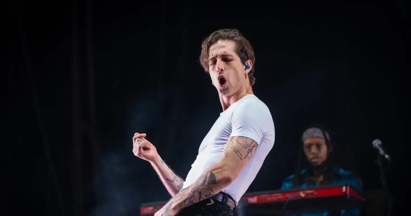 Damiano David cantarola ‘Deslocado’ dos NAPA no MEO Kalorama (com vídeo)