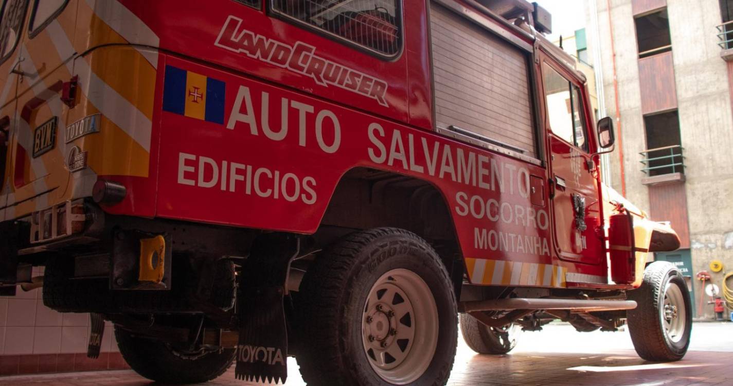 Operação de busca e socorro para salvar turista na Levada dos Tornos