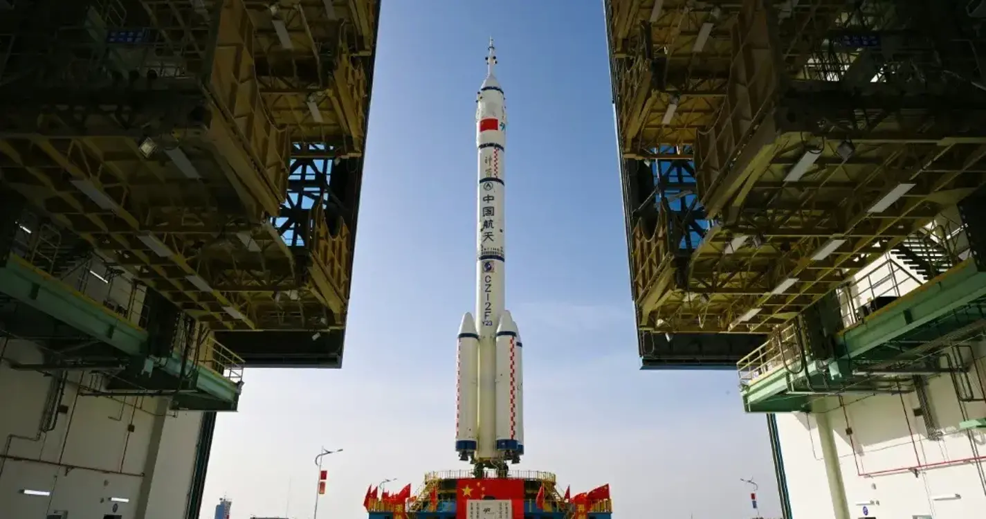 China envia astronauta para o espaço por um ano