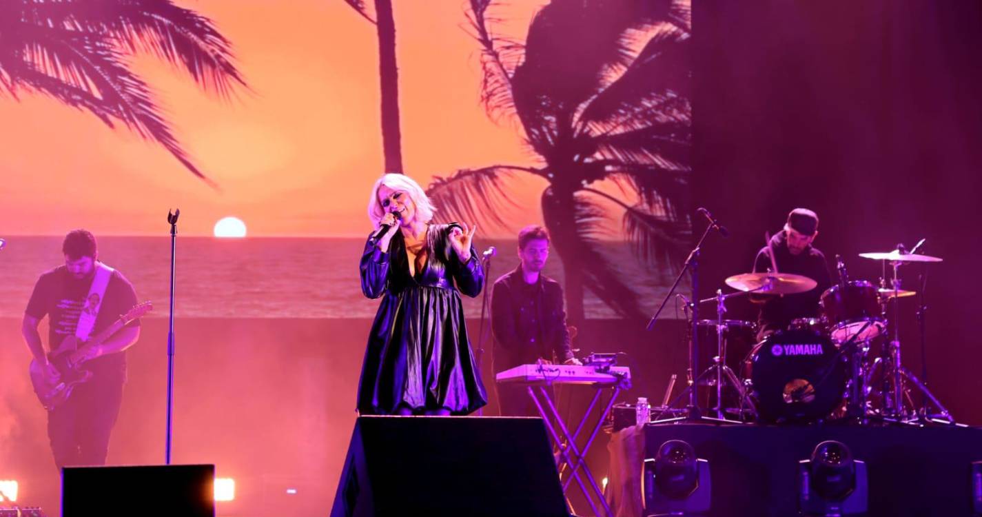 Aurea faz esquecer a chuva e aquece Parque de Santa Catarina