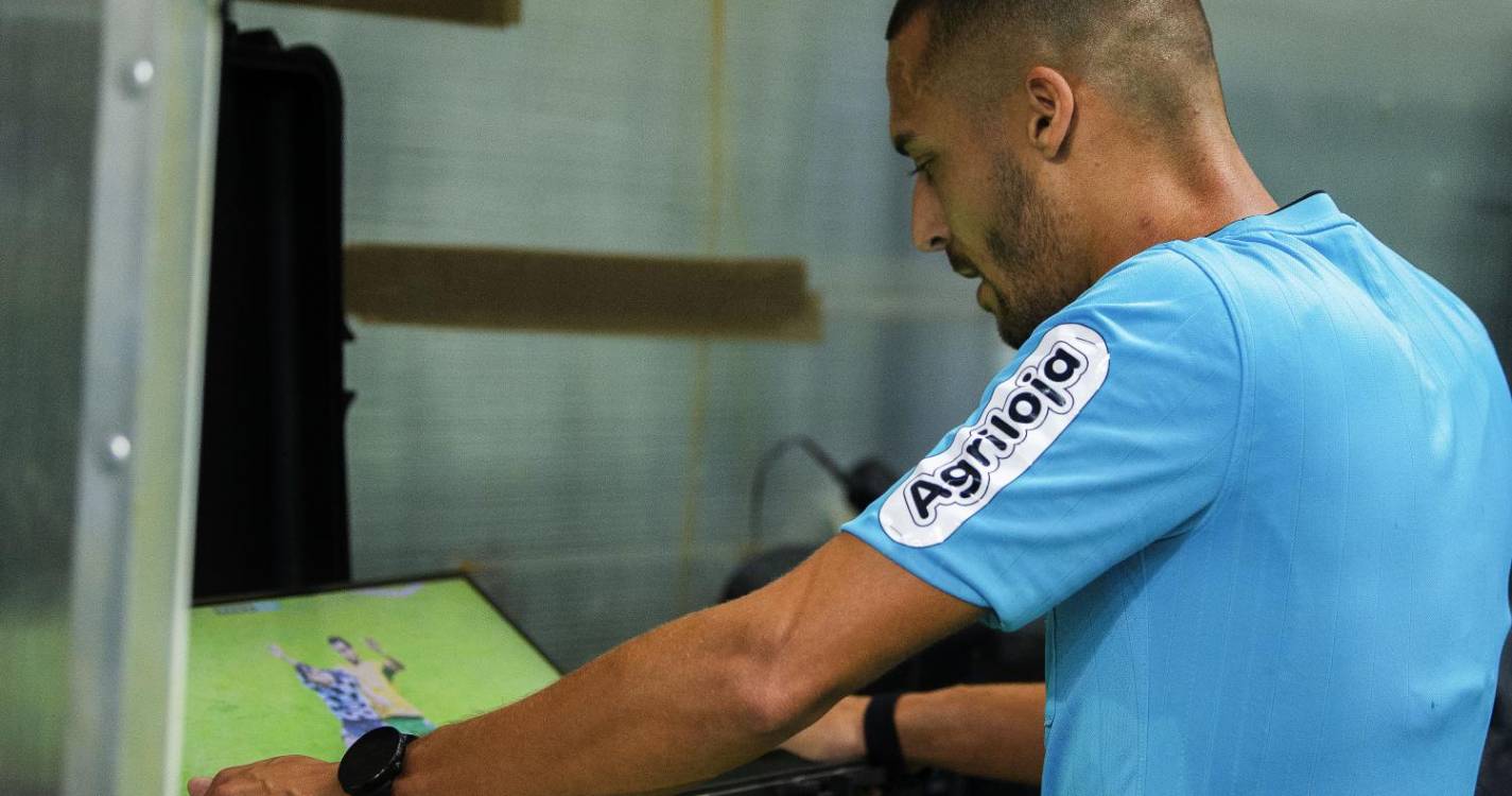 FIFA autoriza Conselho de Arbitragem a explicar decisões do VAR em tempo real