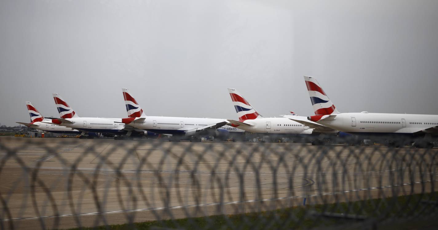 Parte do terminal 4 do aeroporto de Heathrow encerrado devido a incidente