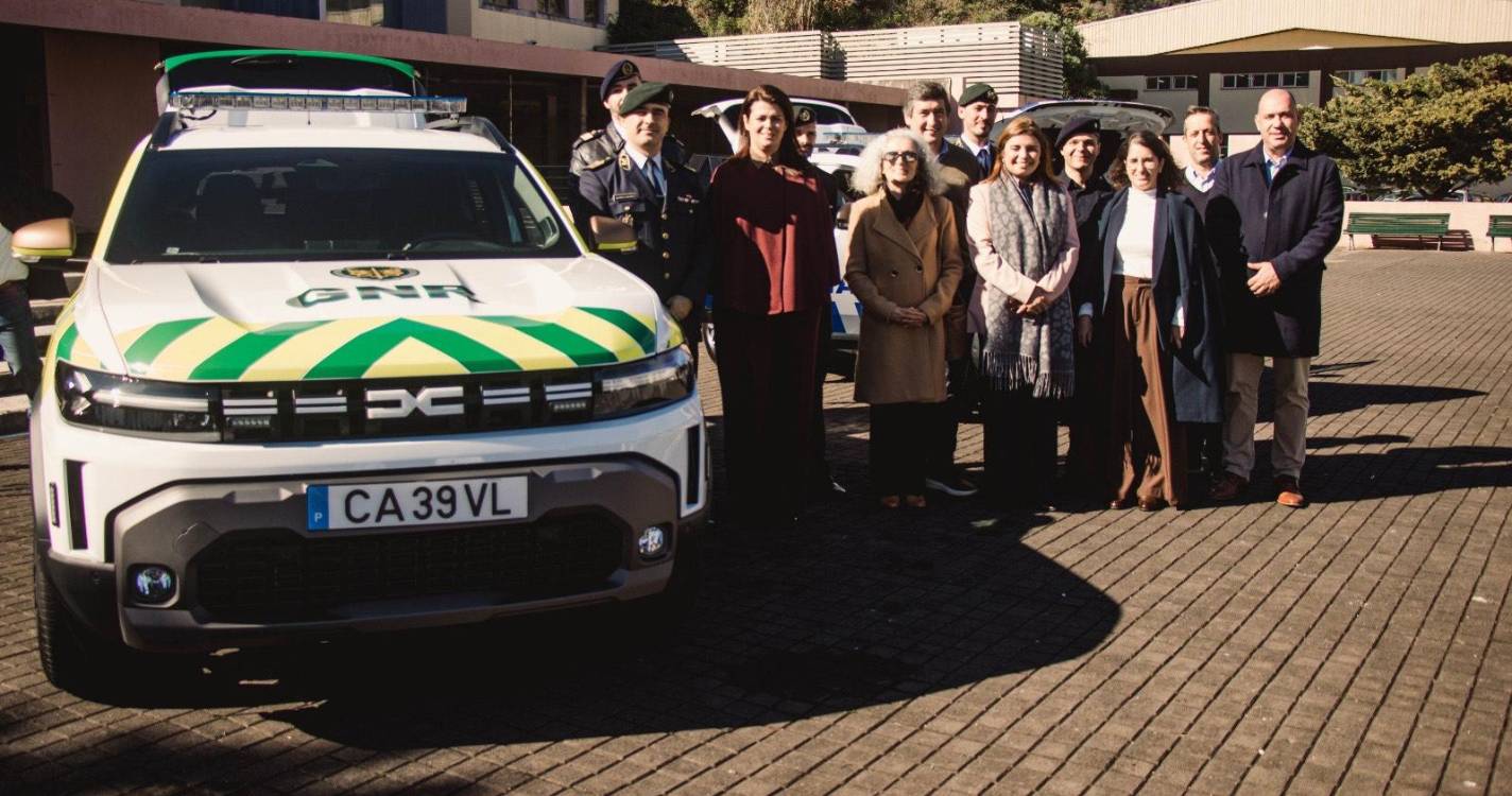 Santa Cruz entrega viaturas à PSP e GNR contribuindo para reforço da segurança