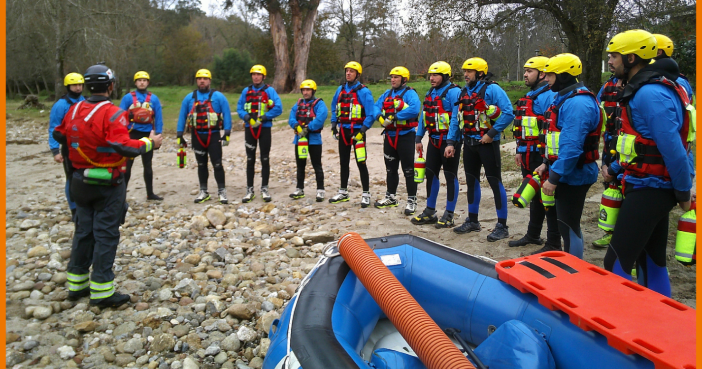 Bombeiros da Região recebem formação em resgate em águas bravas