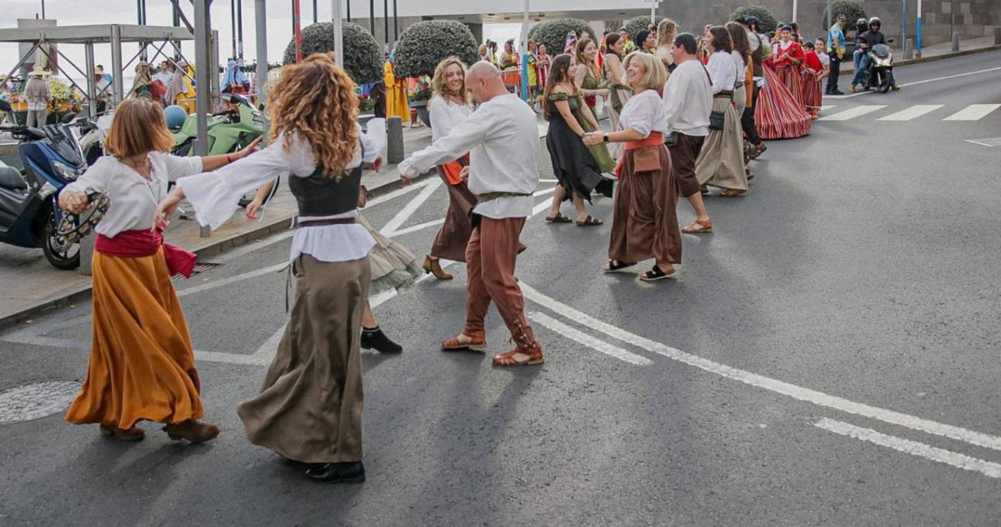 Cortejo Etnográfico ‘São Pedro Telmo’ saiu às ruas de Câmara de Lobos (com fotos)