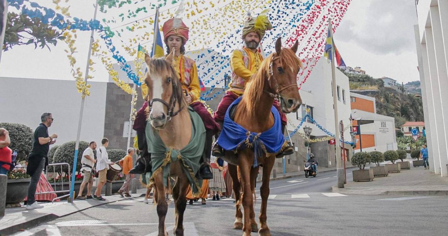 Cortejo Etnográfico ‘São Pedro Telmo’ saiu às ruas de Câmara de Lobos (com fotos)