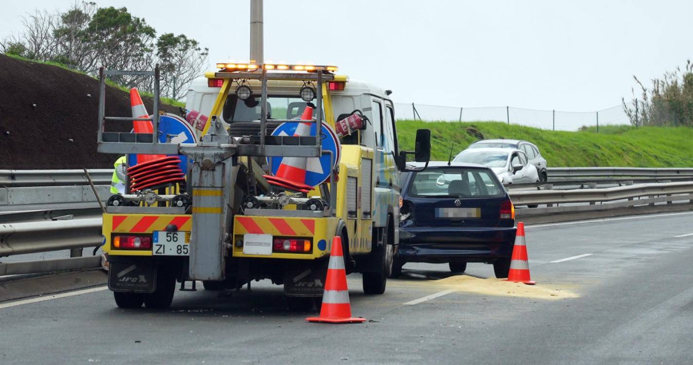 Três feridos ligeiros em colisão na Via Rápida