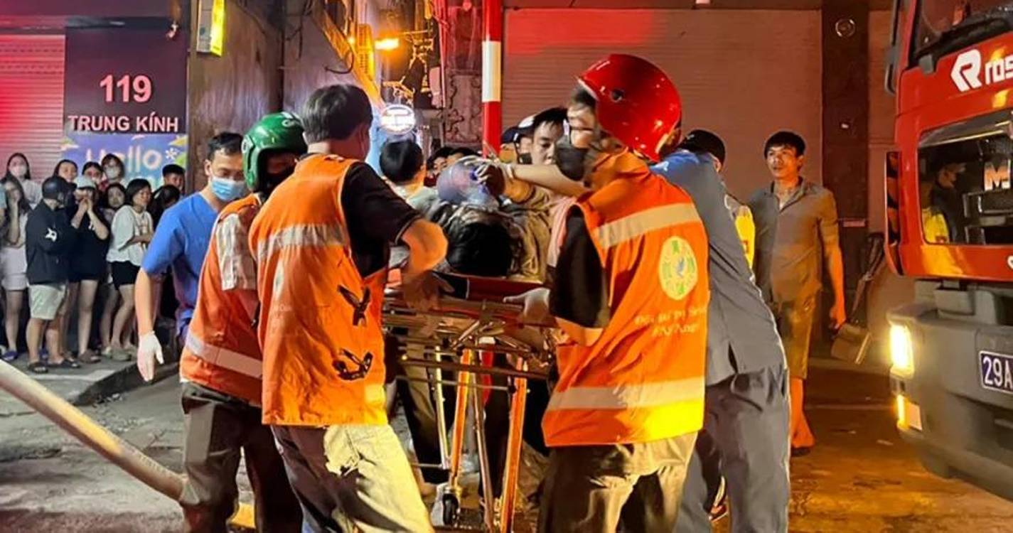 Incêndio em edifício no centro de Hanói causa 14 mortos