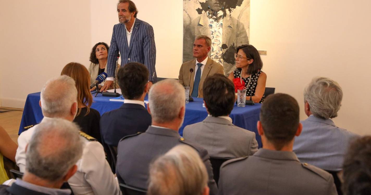 Albuquerque defende helicóptero para turistas de alto rendimento, mas nega ideia de turismo de luxo