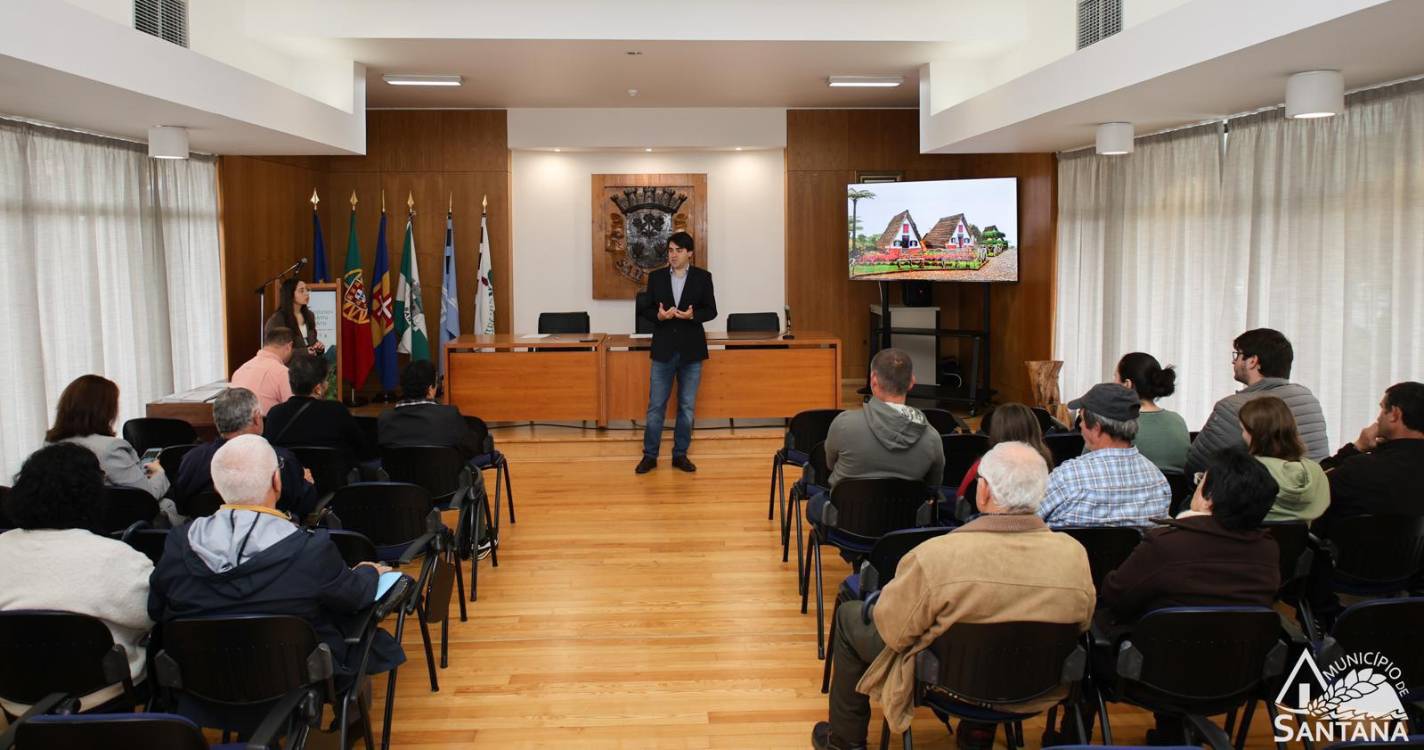 Câmara de Santana apoia recuperação de casas de colmo em 68 mil euros