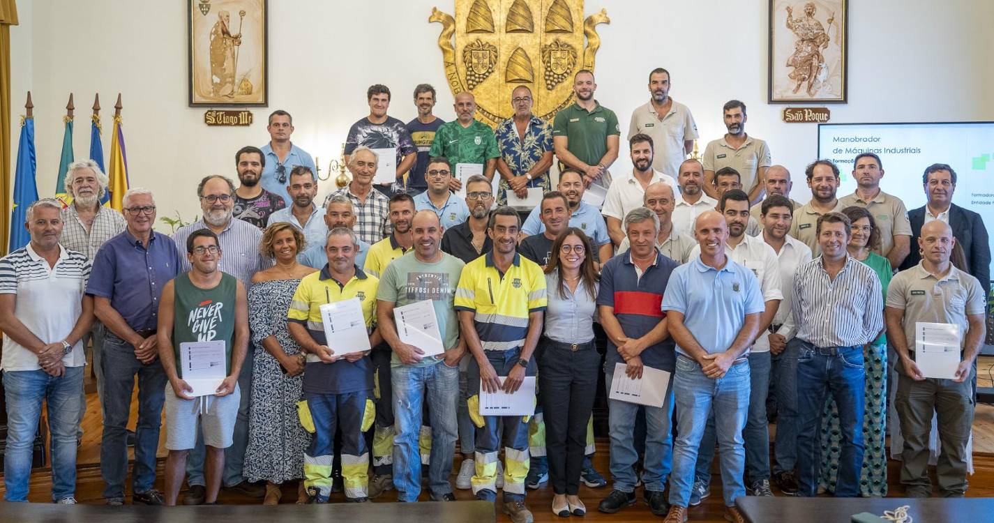 Funchal entrega certificados de formação a 49 trabalhadores manobradores de máquinas industriais de diversos departamentos municipais