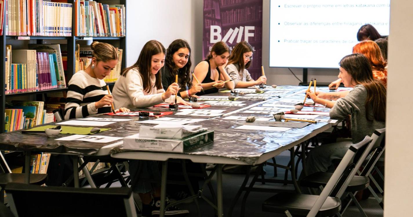 Câmara Municipal do Funchal adquire scanner para a Biblioteca Municipal