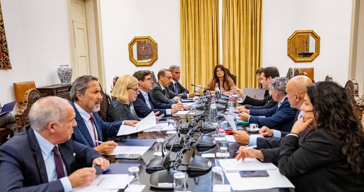 Parlamento celebra 25 de Novembro e combate à violência de género