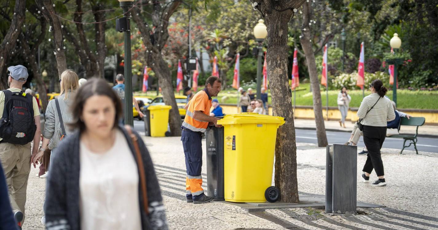 CMF reforça contentores e limpeza no centro do Funchal para o carnaval