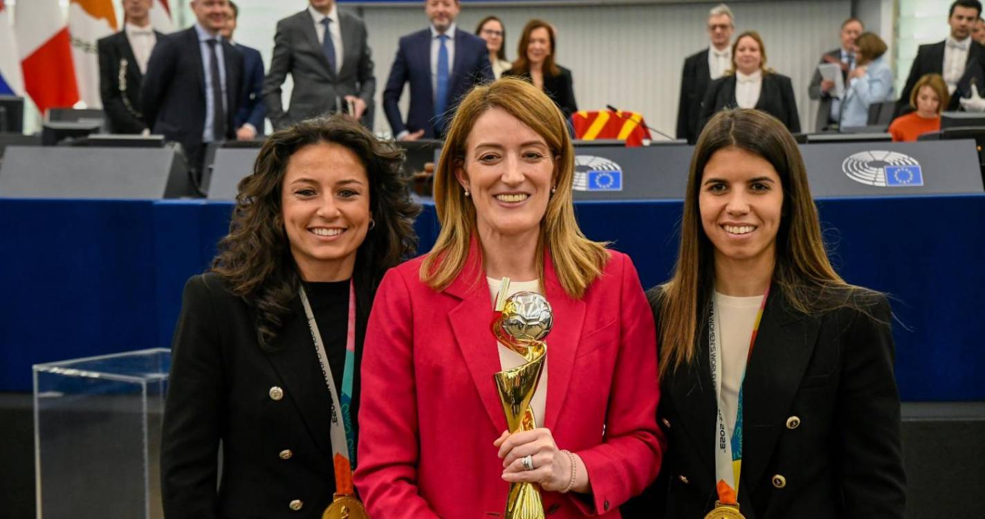 Parlamento Europeu assinala Dia da Mulher com a presença de duas atletas da seleção feminina espanhola