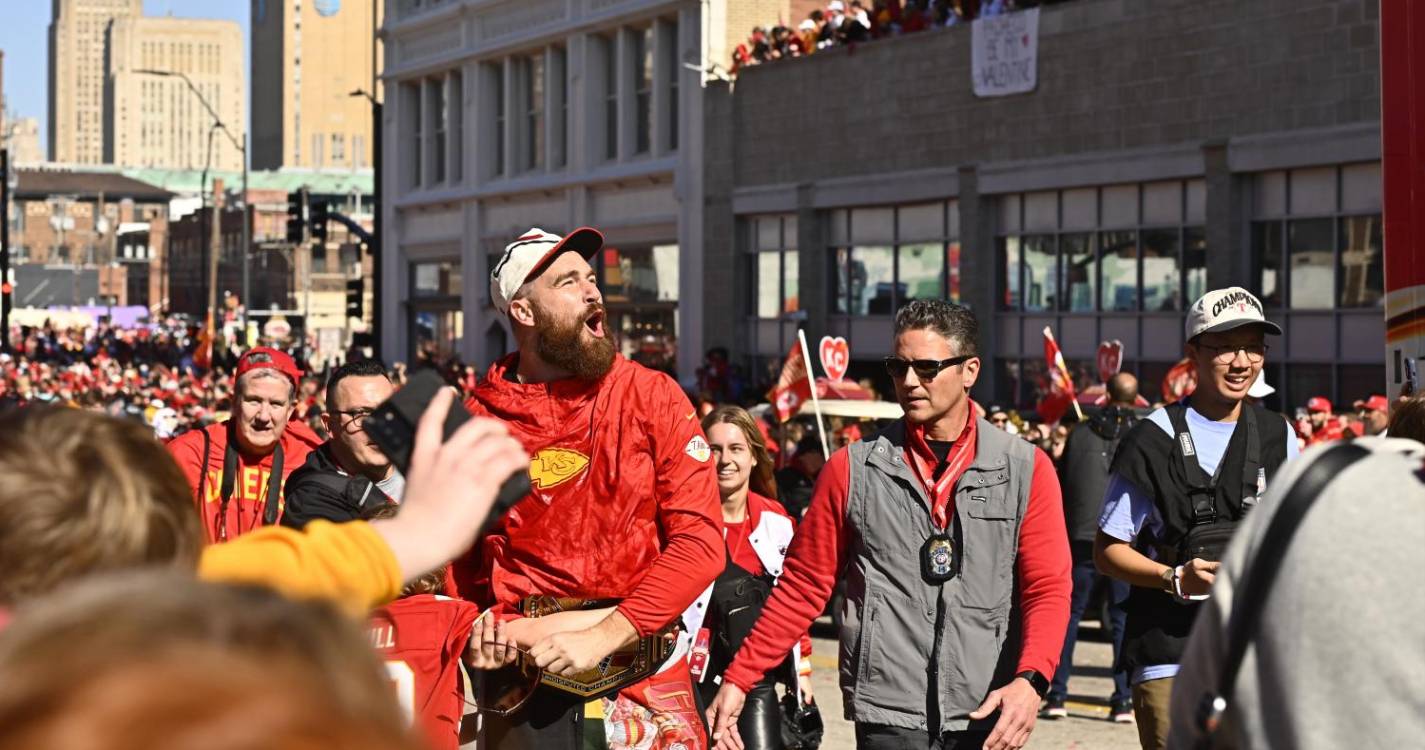Tiroteio durante desfile de vitória do Kansas City Chiefs causa pelo menos 8 feridos