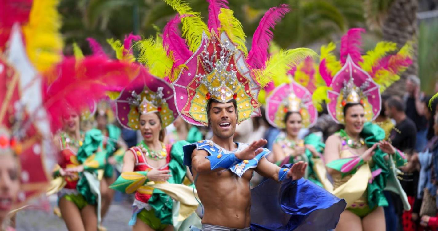 Ponta do Sol repleta de cor em tarde de Carnaval (com fotos)