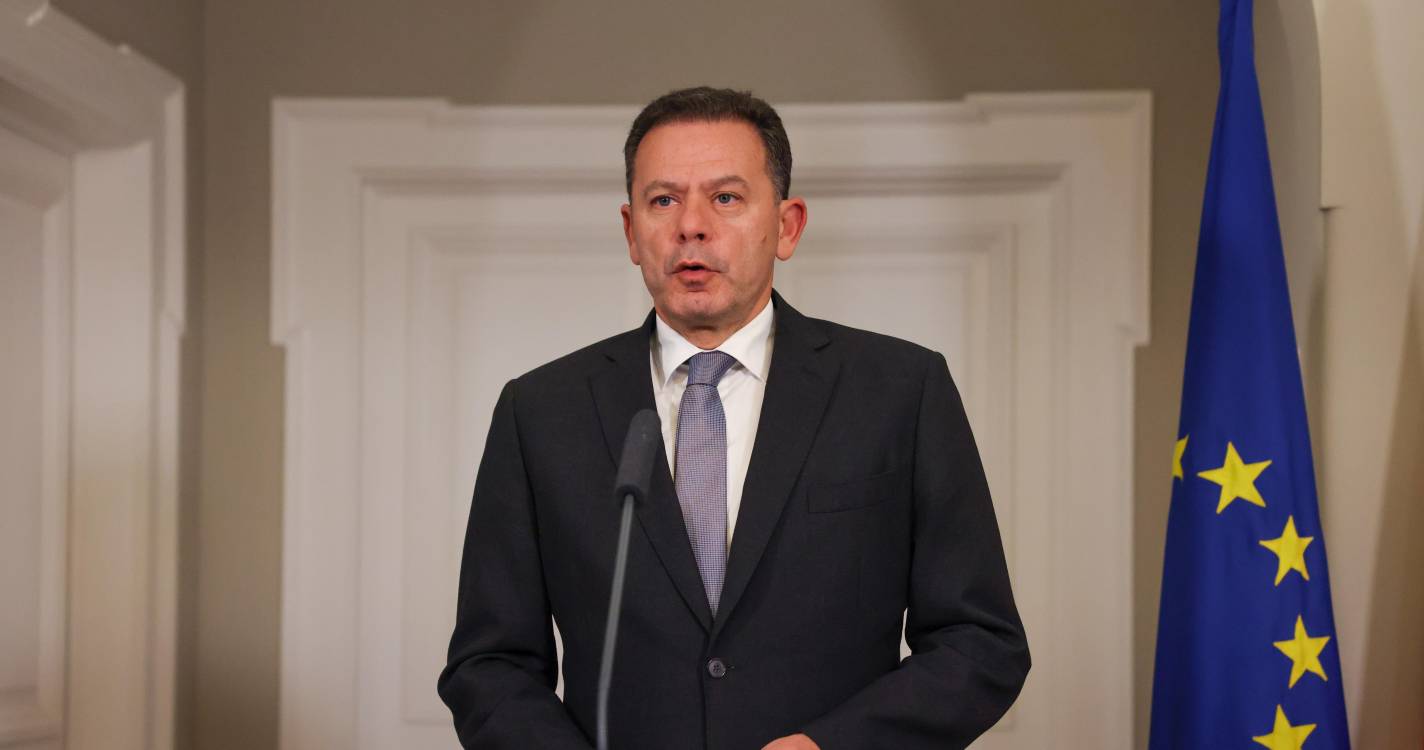 Presidenciais: Luís Montenegro deslocou-se à sede de Marques Mendes para “dar um abraço” ao candidato