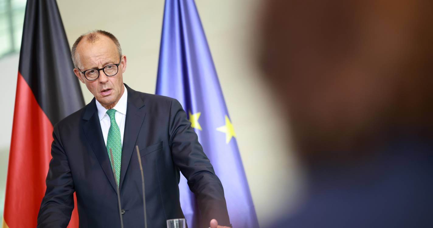 Ucrânia: Chanceler alemão demarca-se de von der Leyen sobre garantias de segurança