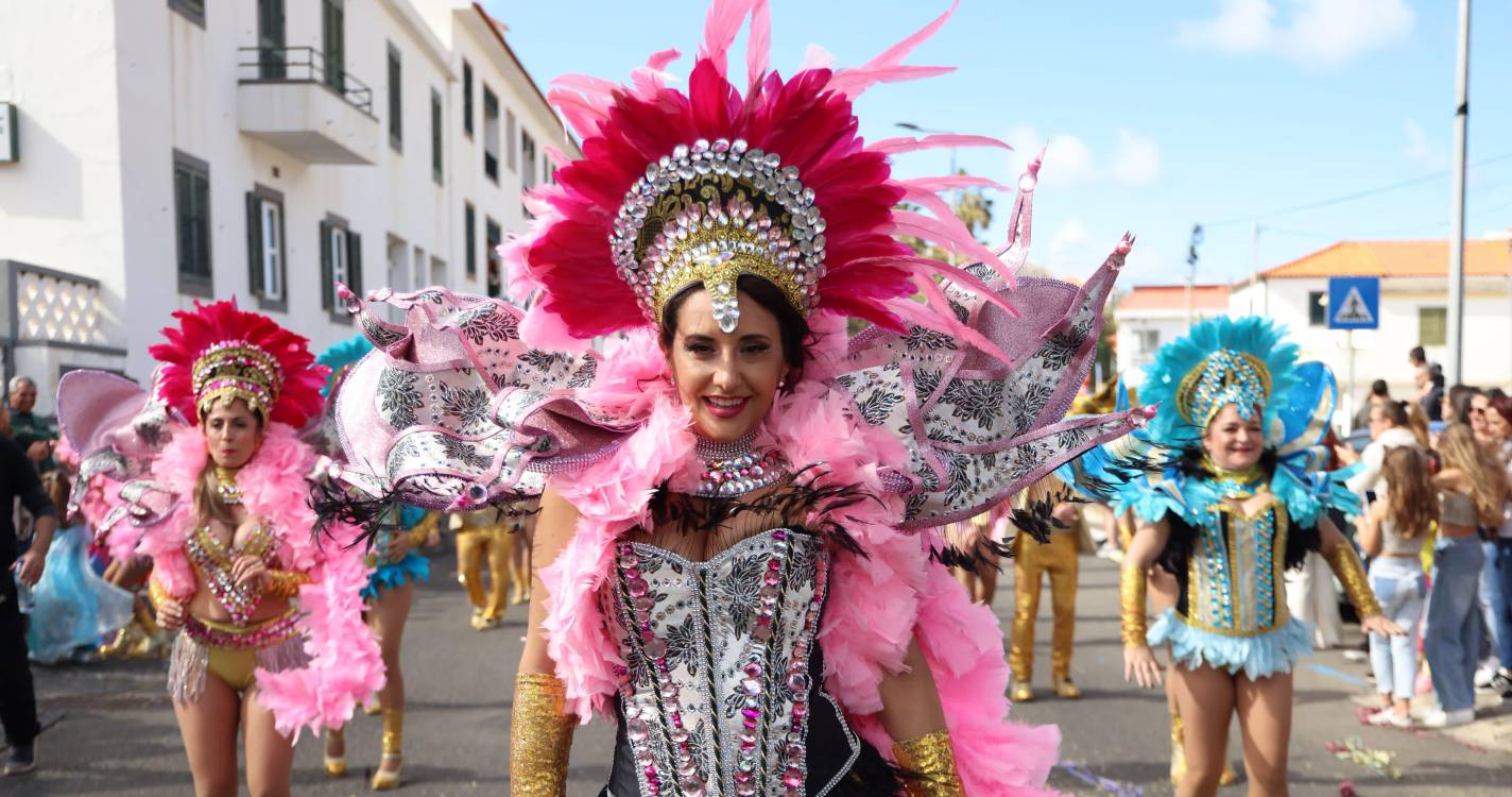 Cortejo Trapalhão enche Porto Santo de brilho e animação (com fotos)