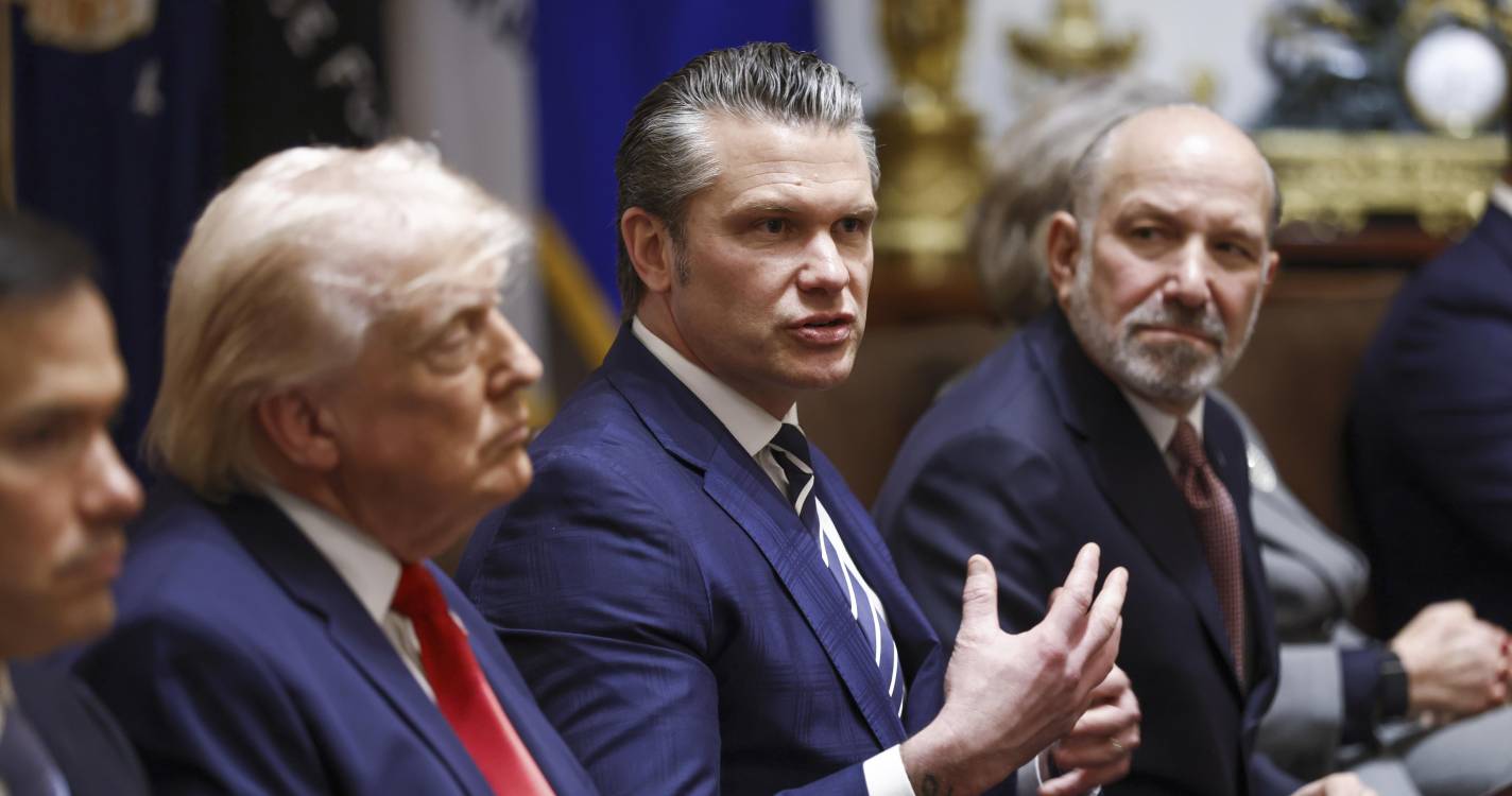 Irão: Próximos dias serão decisivos diz secretário da Defesa dos EUA