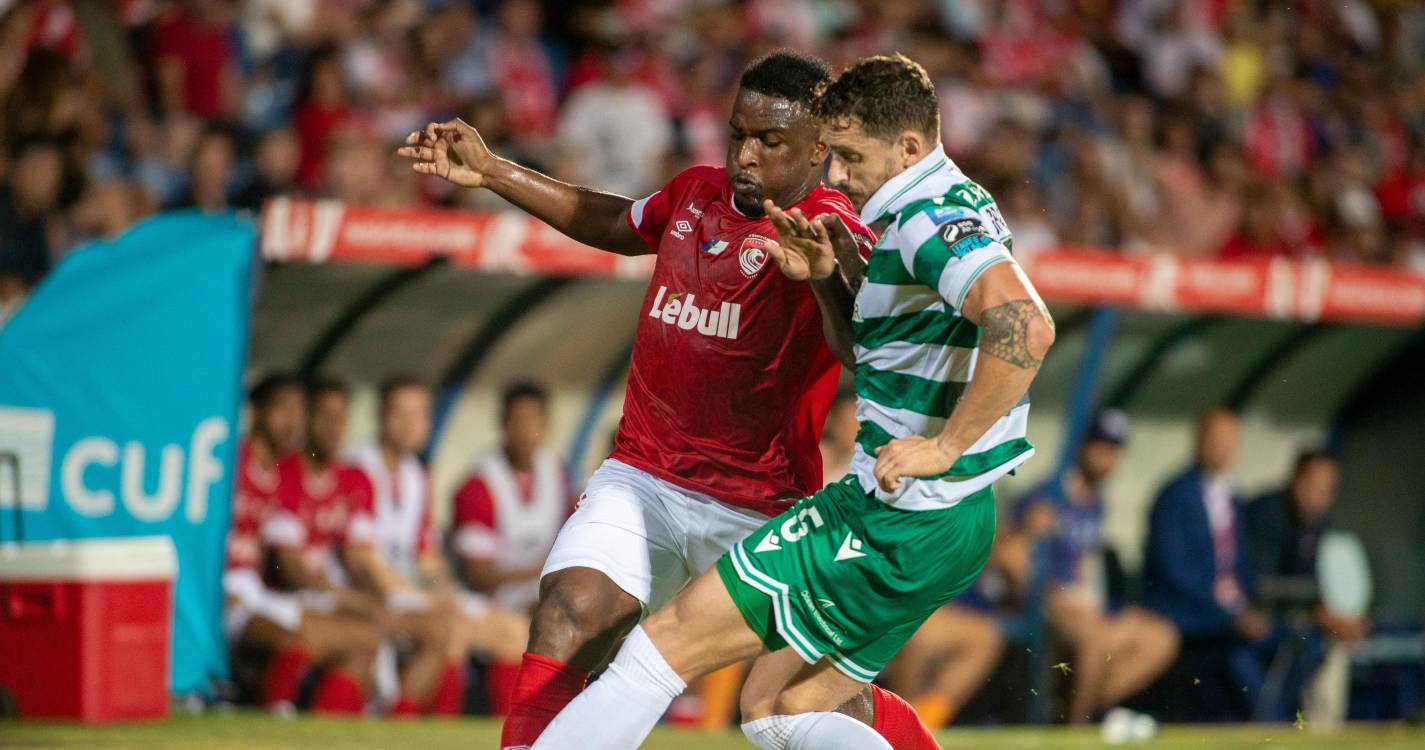 Liga Conferência: Santa Clara perde em casa com Shamrock Rovers