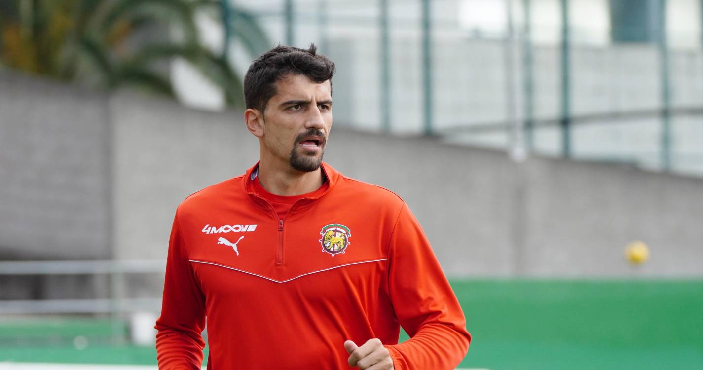 Romain Correia apresenta-se “de corpo e alma” no regresso ao trabalho do Marítimo