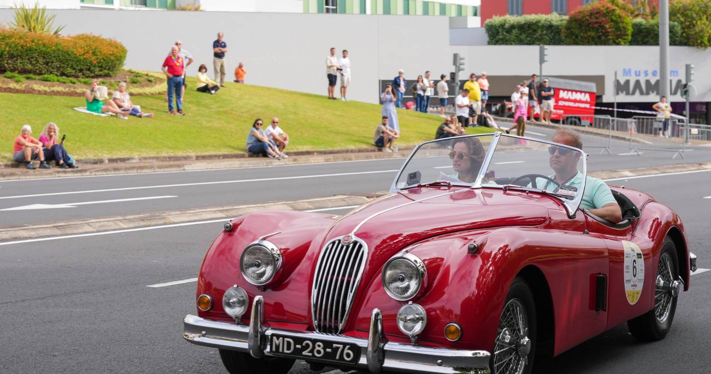 Percorra a galeria que mostra como foi o desfile em ‘grande estilo’ de clássicos