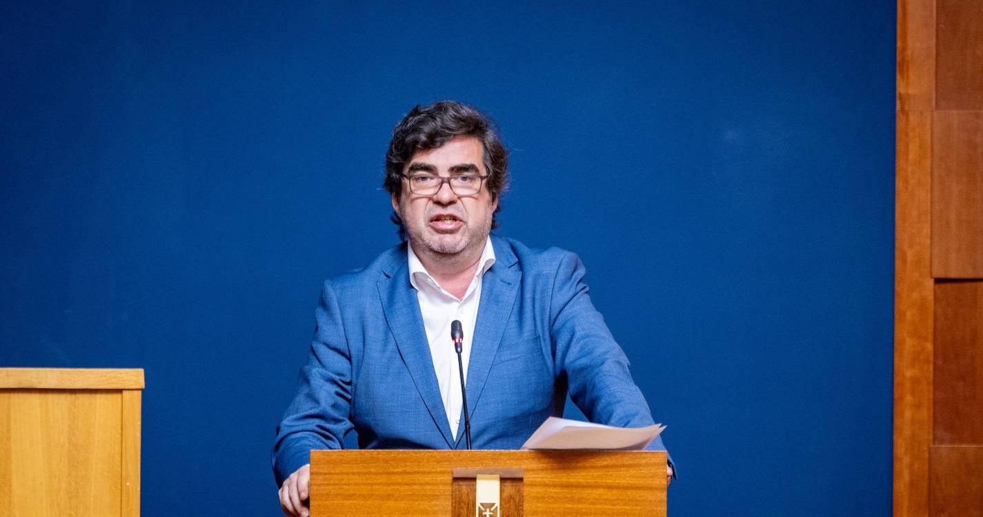 “Se isto se passasse numa empresa privada a inspeção de trabalho já lá tinha entrado para aplicar coimas”