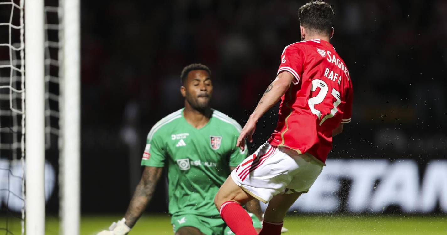 Golo de Arthur Cabral dá vitória ao Benfica