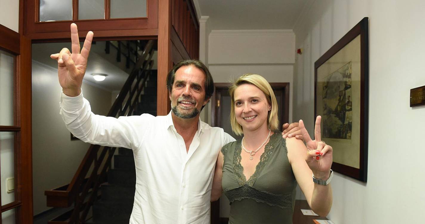 Albuquerque endereça “maiores felicidades” a Cláudia Monteiro de Aguiar