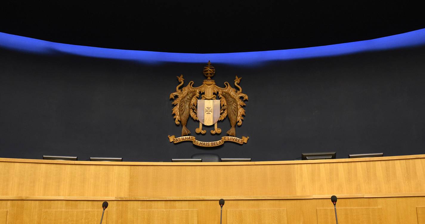 SPM entrega petição com mais de 2.000 assinaturas a exigir mudanças na carreira docente