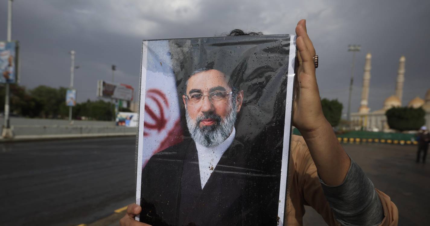 Médio Oriente: MNE iraniano afirma que “não há qualquer problema” com Khamenei