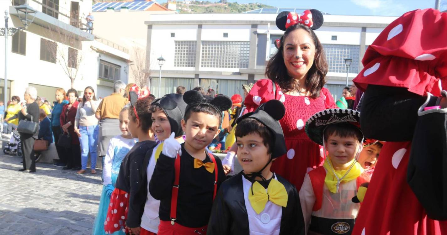 600 crianças desfilam em cortejo infantil na Ribeira Brava (com fotos)