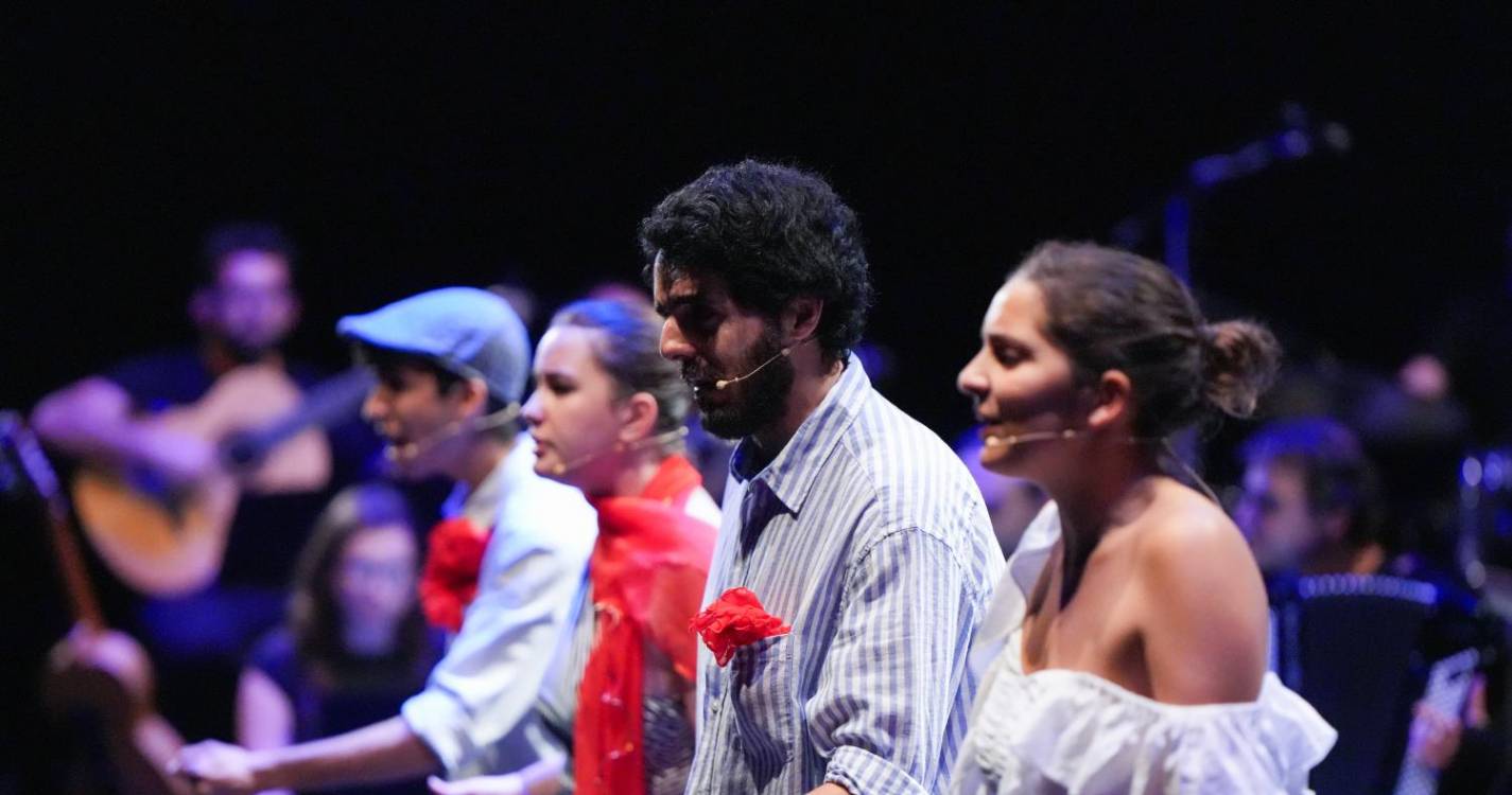“Abril em Maio” estreia hoje no Teatro Baltazar Dias