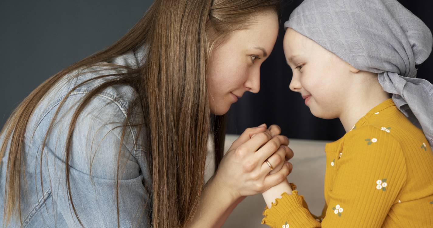 Carta com 47 mil assinaturas pede apoios justos para famílias de crianças com cancro