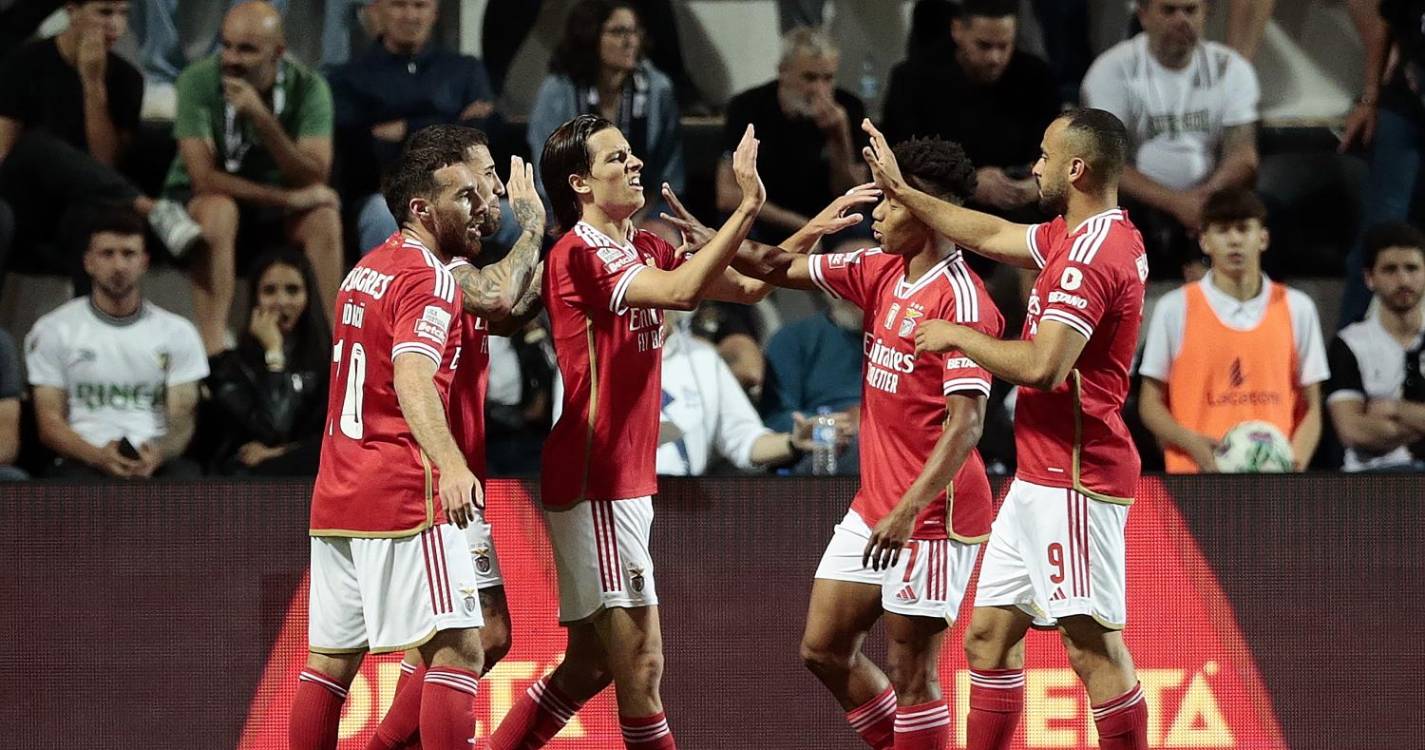 Benfica vence em Faro