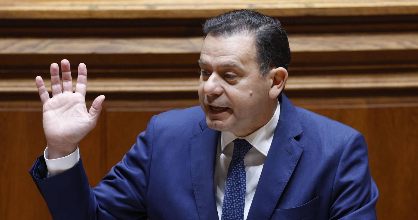 Constituição de empresas foi “uma imprudência” de Hernâni Dias, diz Montenegro