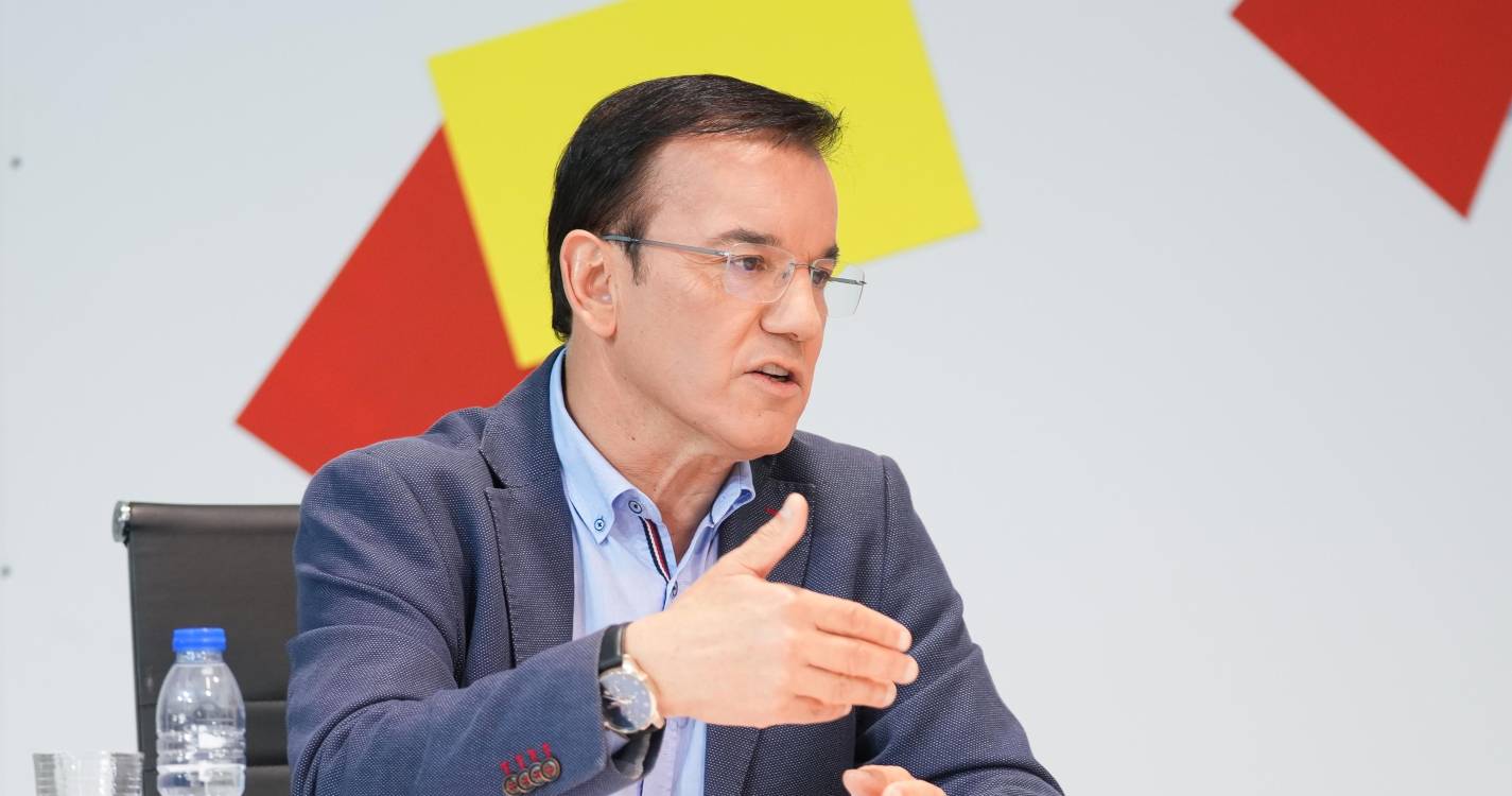 Caetano quer proibir carros de rent-a-car no Funchal. “Venham a pé”