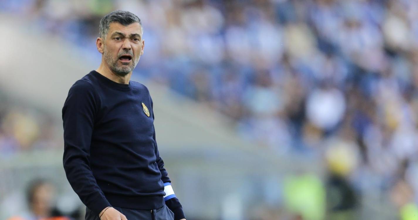 Conceição evasivo sobre afastamento de jogadores do FC Porto