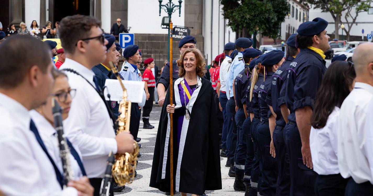 Hastear das bandeiras assinalou arranque das comemorações do dia da Cidade do Funchal
